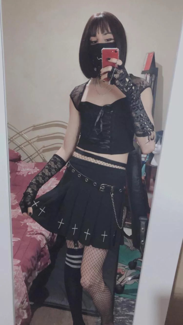 Happy world goth day 🖤 what do you think of my outfit? 🥺 posted by Femboy_alma