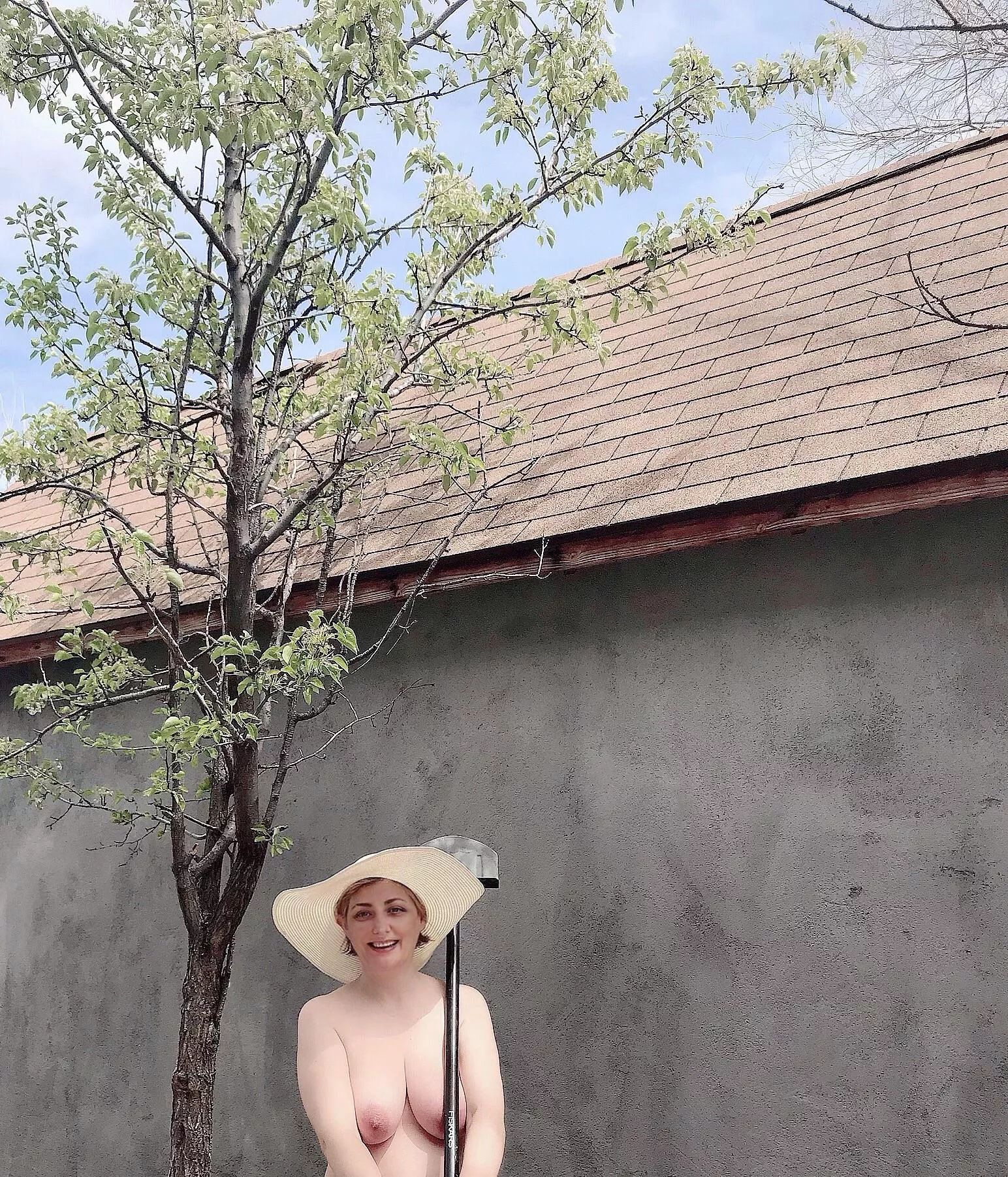 Happy World Naked Gardening Day🪴🪴🪴 posted by NancyJustNudism