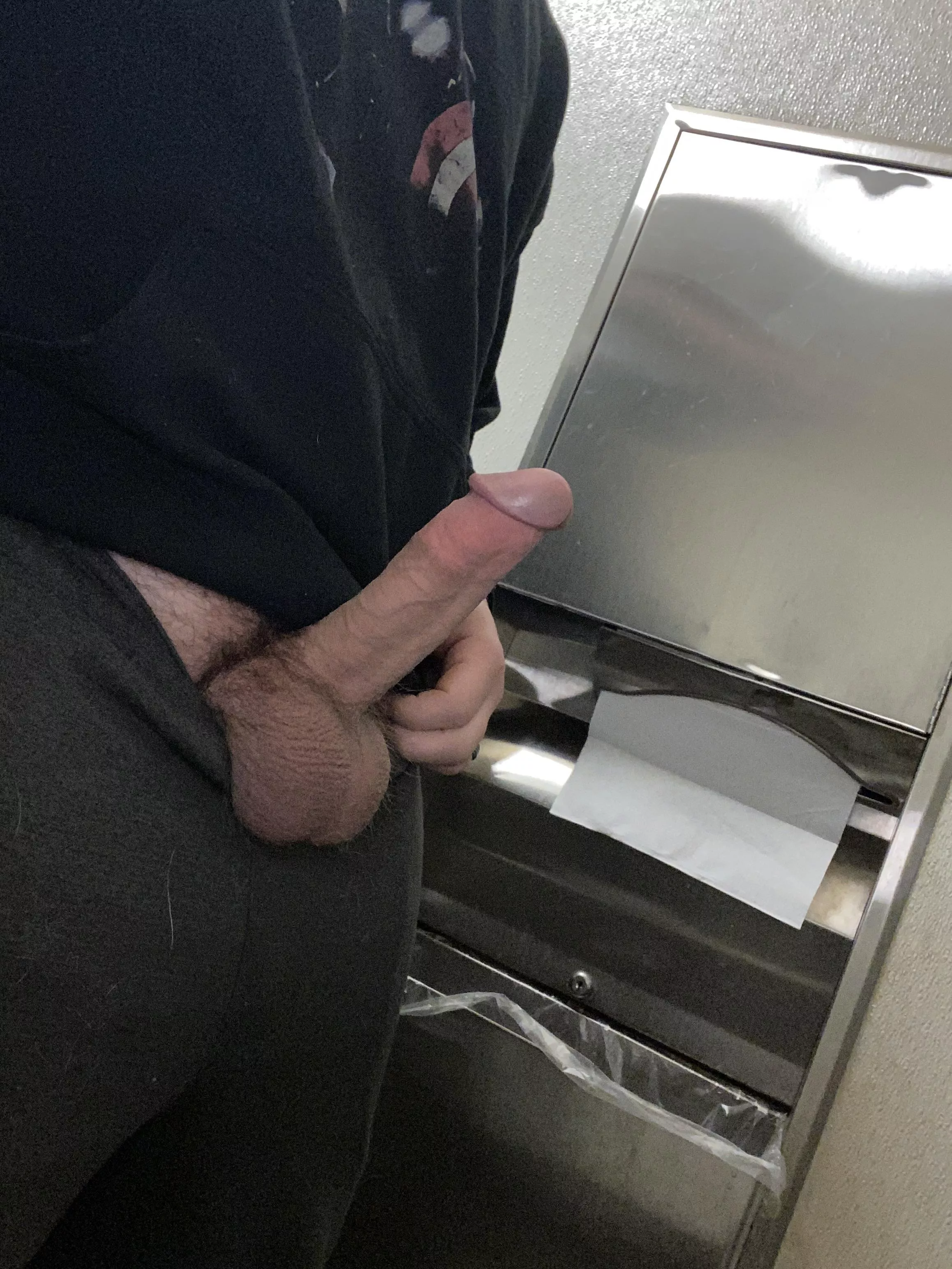 Hard at work 😏 posted by Hungguybwc