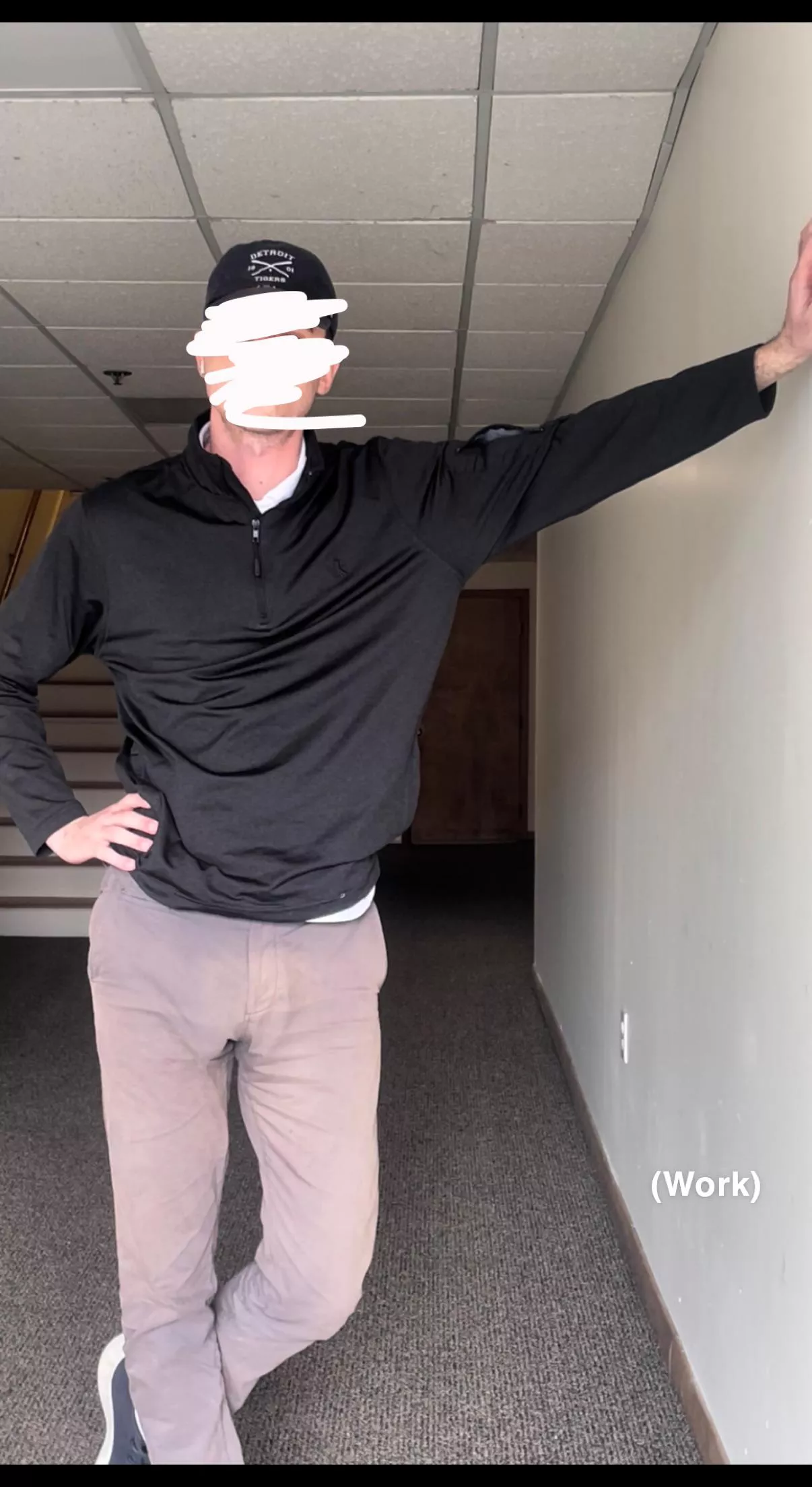 Hard to hide a big dick posted by eastern_north1