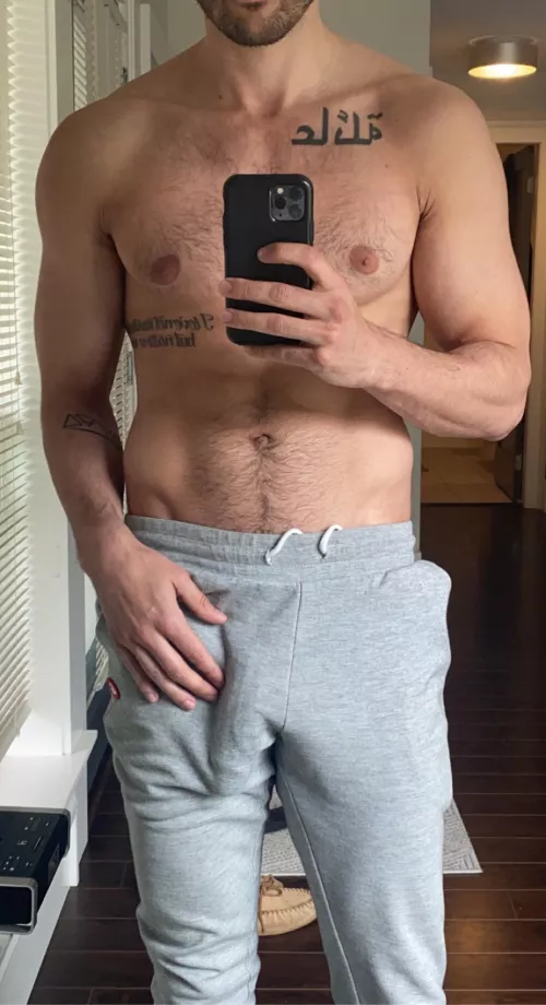 Hard to hide it 😈 not that I want to.. by Justinbarberfit