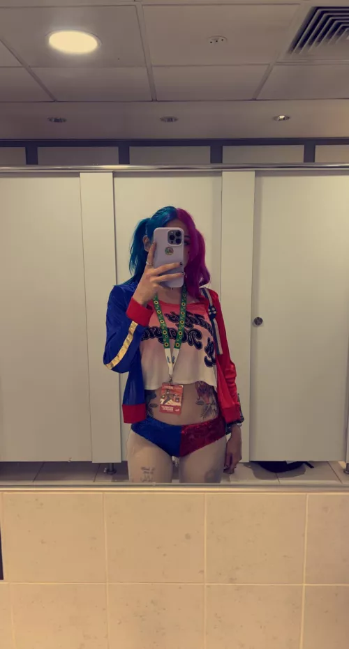 Harley Quinn for Comic con (Cosplay by me- Planet_crybaby) by planet_crybaby