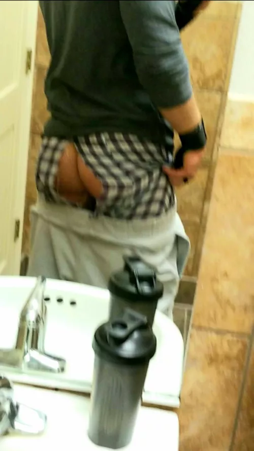 Hate when they split in the bottom of a squat. Ever happen to anyone else? [M] by Tyler8402