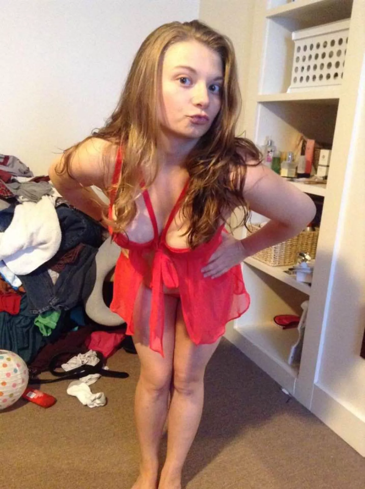 have a fantasy to show your gf/wife off? Get turned on when you see someone checking her out? Would love for you to strip her down for me. Very private and discreet. posted by DoyleI16