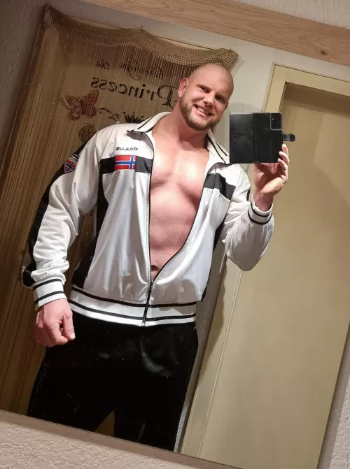 have a good Start in the week 😃 by Wrong-Engineering-74