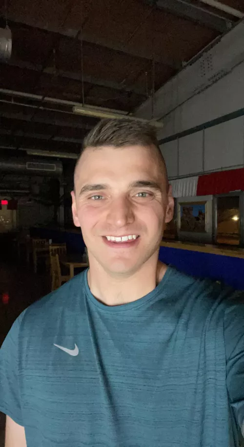 Have to be up in 4 hours 🙃 morning meetings are no fun. by marinermoonlighting