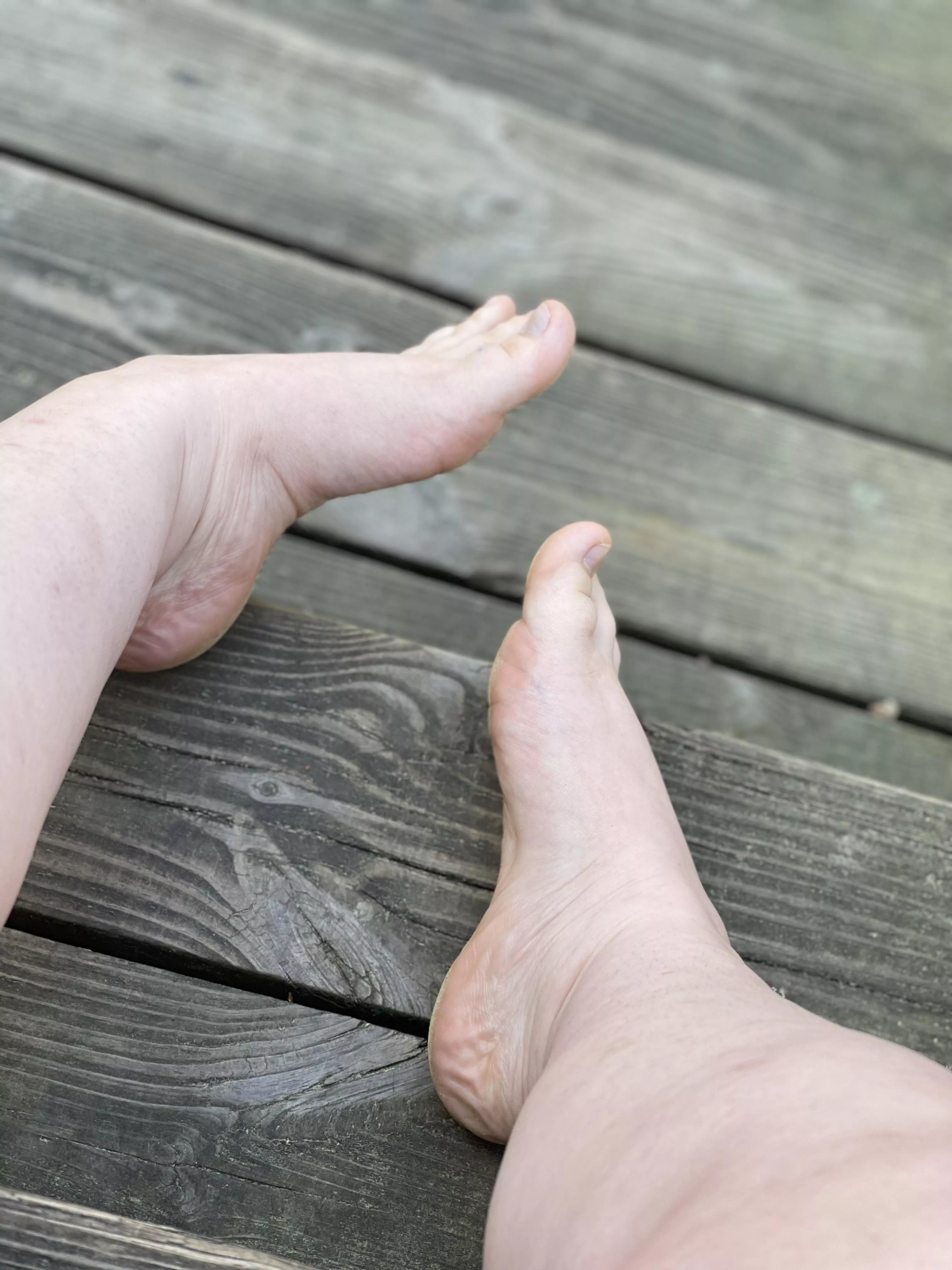 Have you worshiped my feet today, slave? posted by kikikannibaloxo