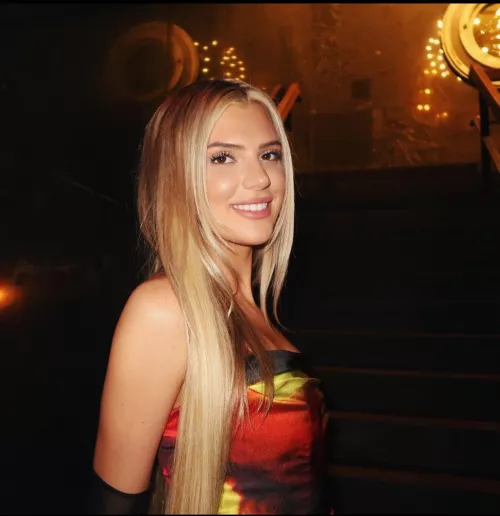 Haven't busted to Alissa Violet's pretty face in a while. Help a bud change that :) by brucewayne1919