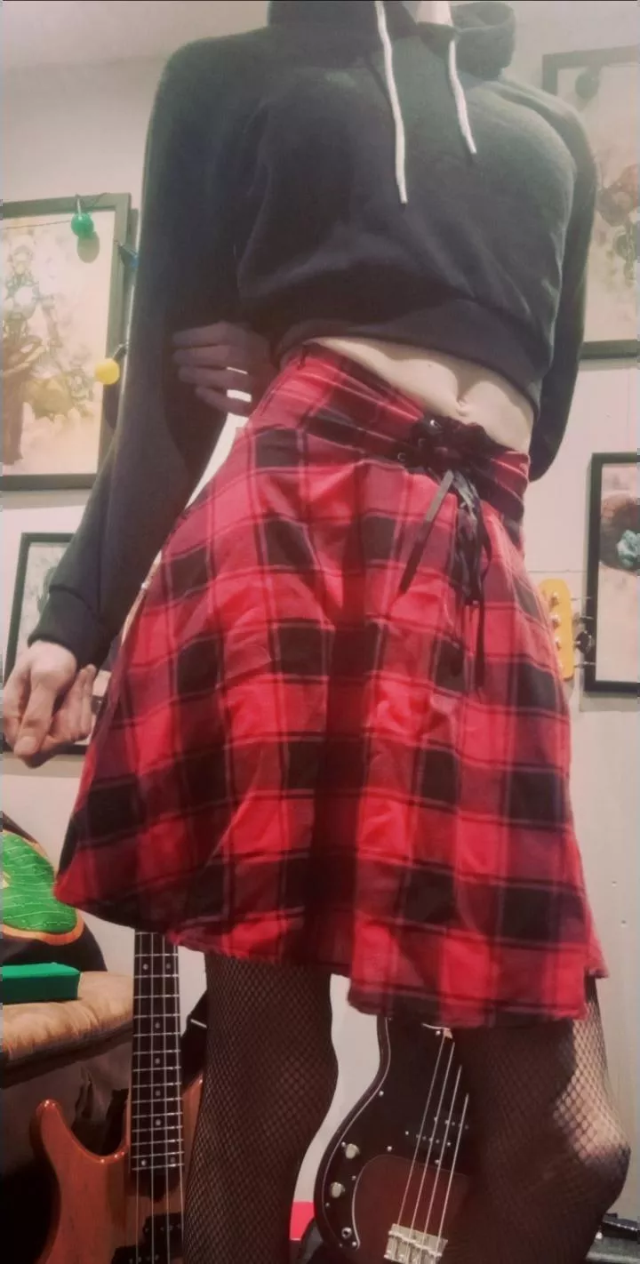 haven't posted in a while, hope I look good! :) posted by GuyWhomst