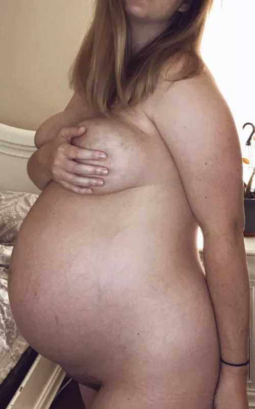 Having a hard Monday morning? I can help😊🤰🏼 by StellaRoss8