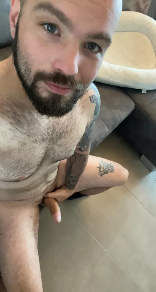 Having fun on my home-alone time 🤫 by Arnvp