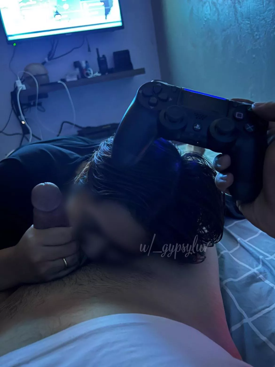 Having (f)un with my own joy stick ☺️ posted by _gypsyluv