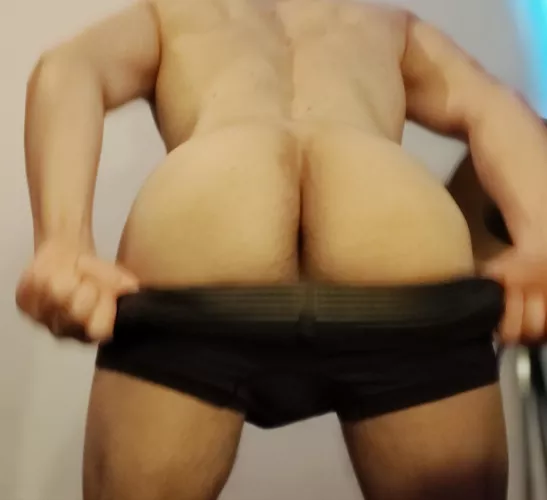 Having trouble getting my ass to grow. Share your routines to help! by Competitive-Ebb-1121