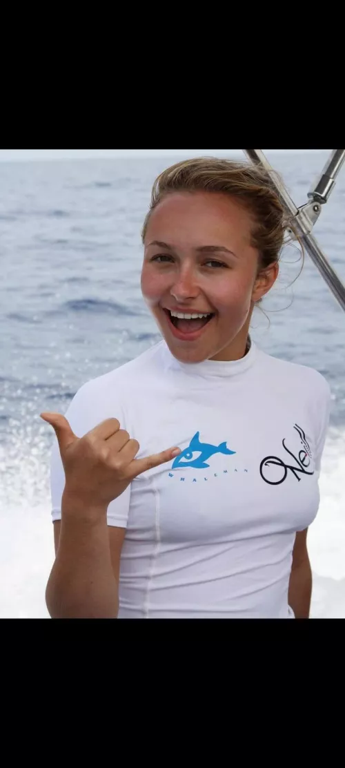 Hayden Panettiere in O’Neil gear by Kvontersch