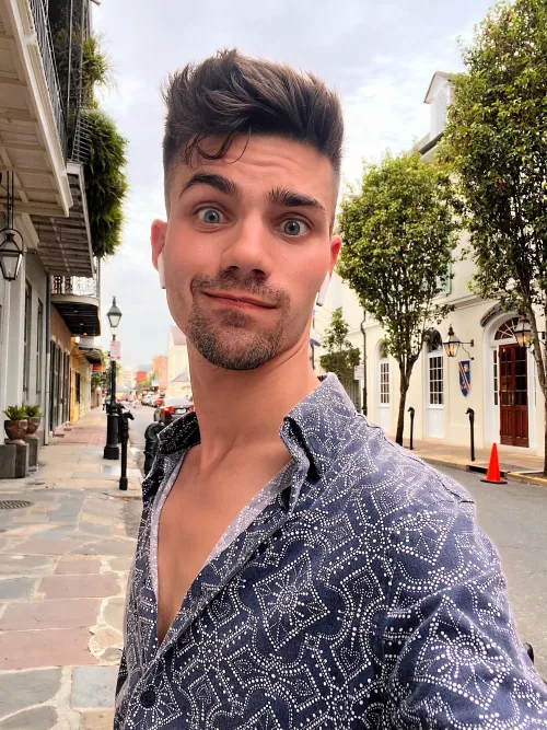 He is back back again by MisterOjos2020