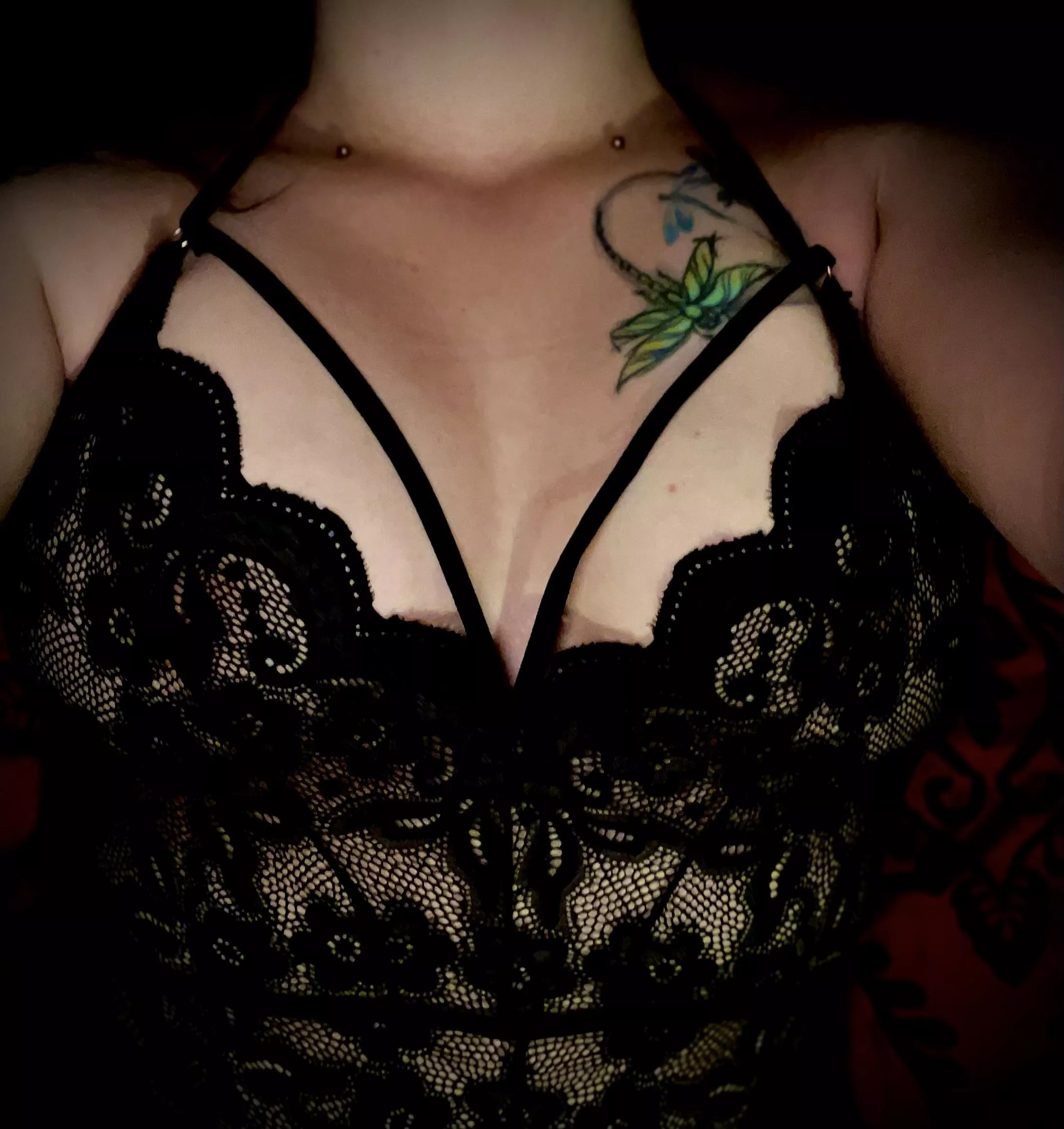 Head over to my free OF to see more. 🖤link in comments. posted by ItIsWhatItIs_03