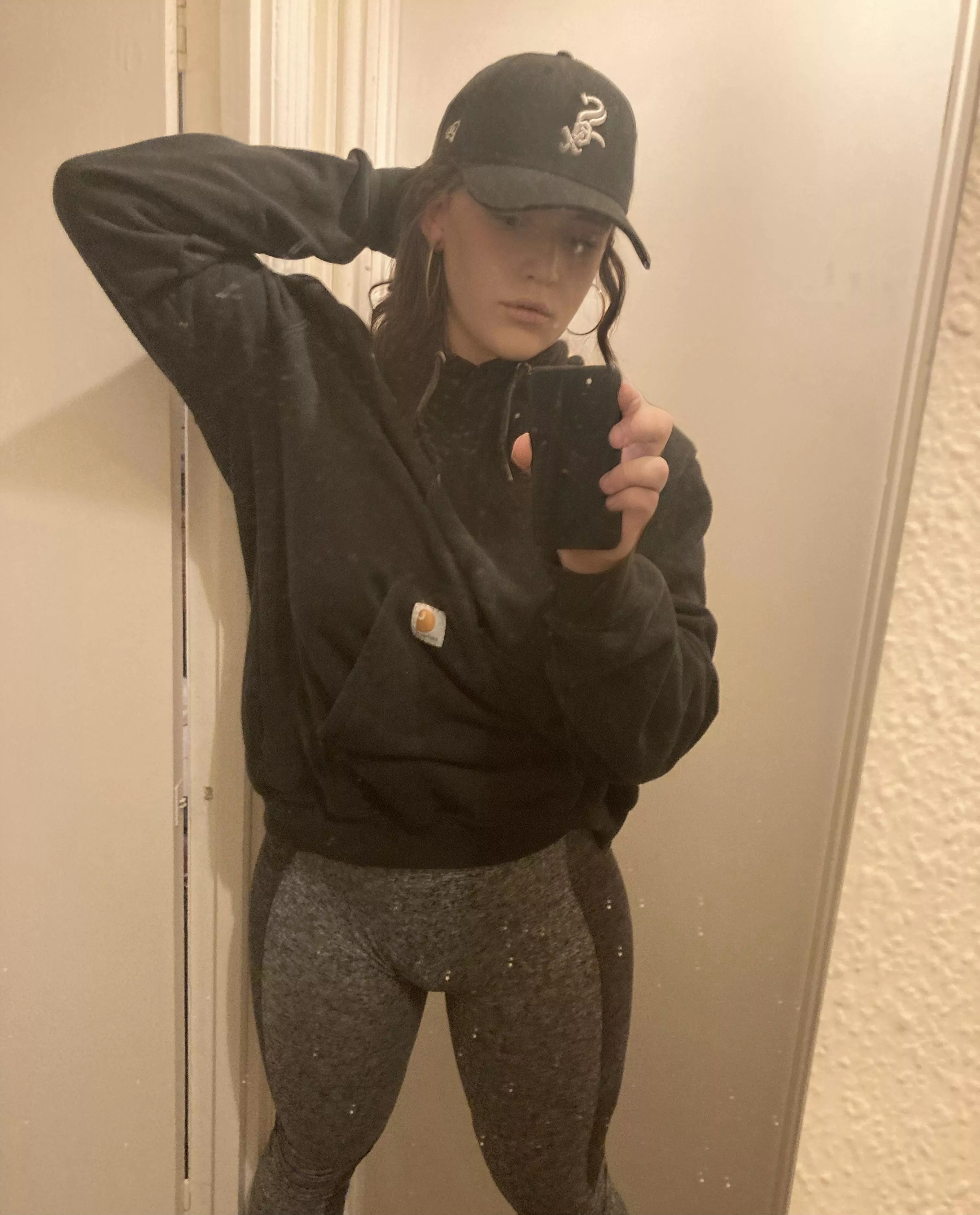 Heading off for leg day 😇 posted by Smolllgal