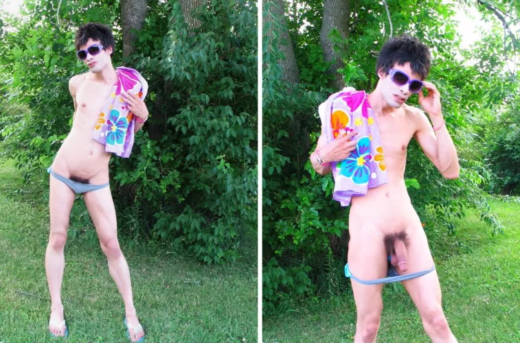 Heading to the creek behind my apartment building for a dip. I hope nobody sees me ;) by sorcerykid