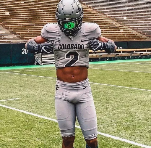 Heading to the showers by MrCarnality