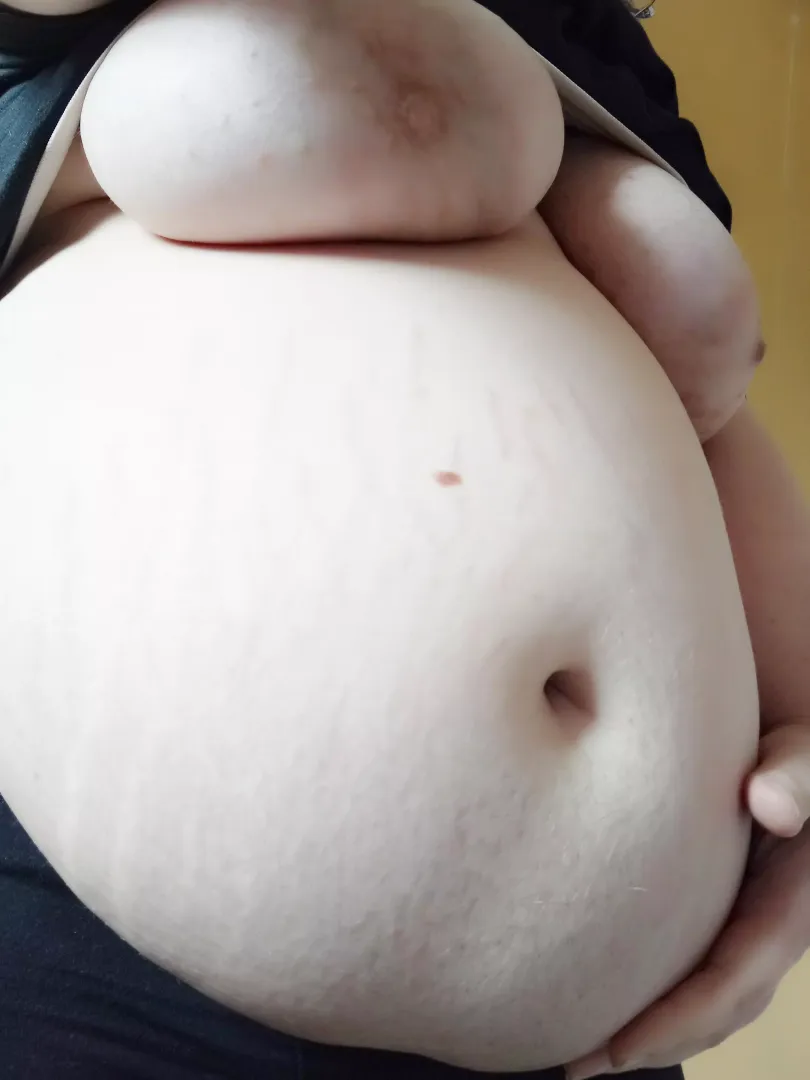 heavy belly 😩 posted by BustyBabey