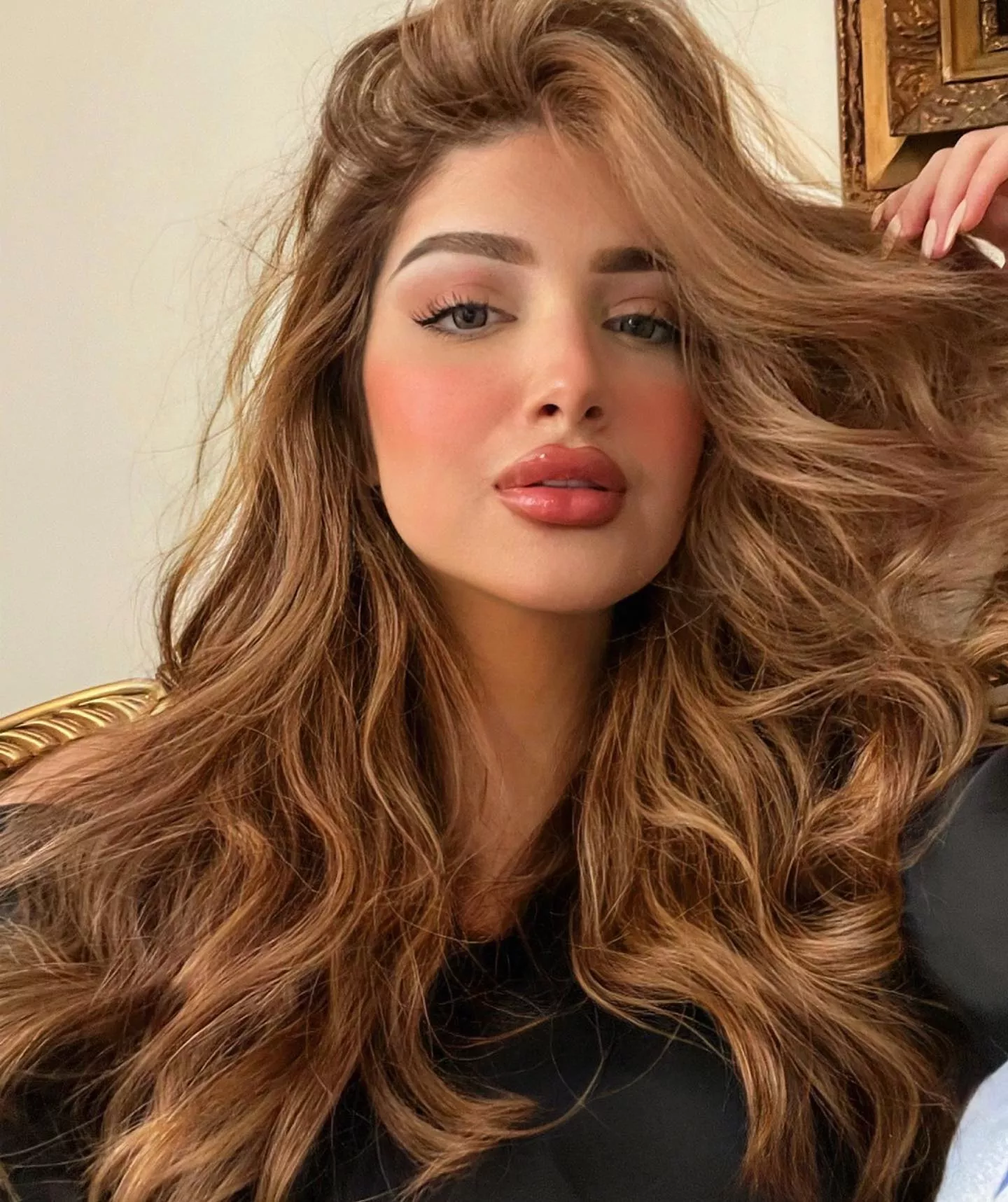 Heavy Make Up posted by gooningaccount