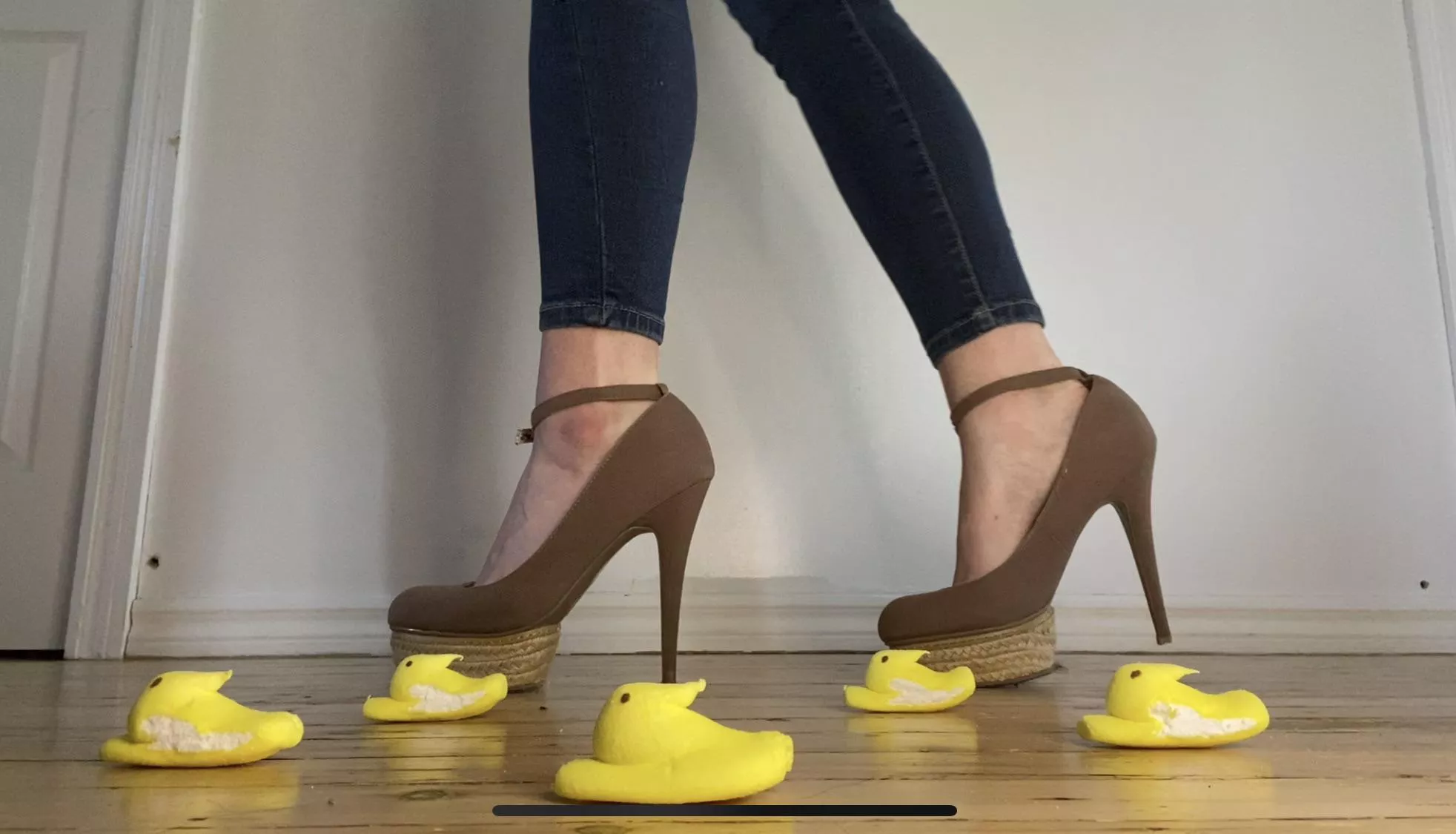 Heels and peeps 👣 posted by Penny-Sunshine