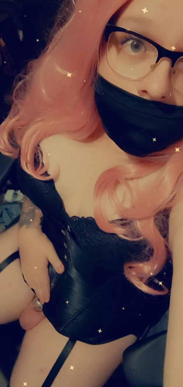 heey, it's been awhile, life got hard and I lost my job, please keep me sane on socials ❤️ posted by RoxxiSleeps