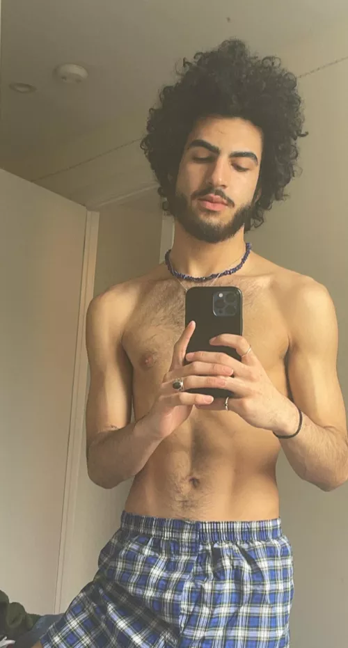 Hehe good morning (mind my hair) by Kevincerrr