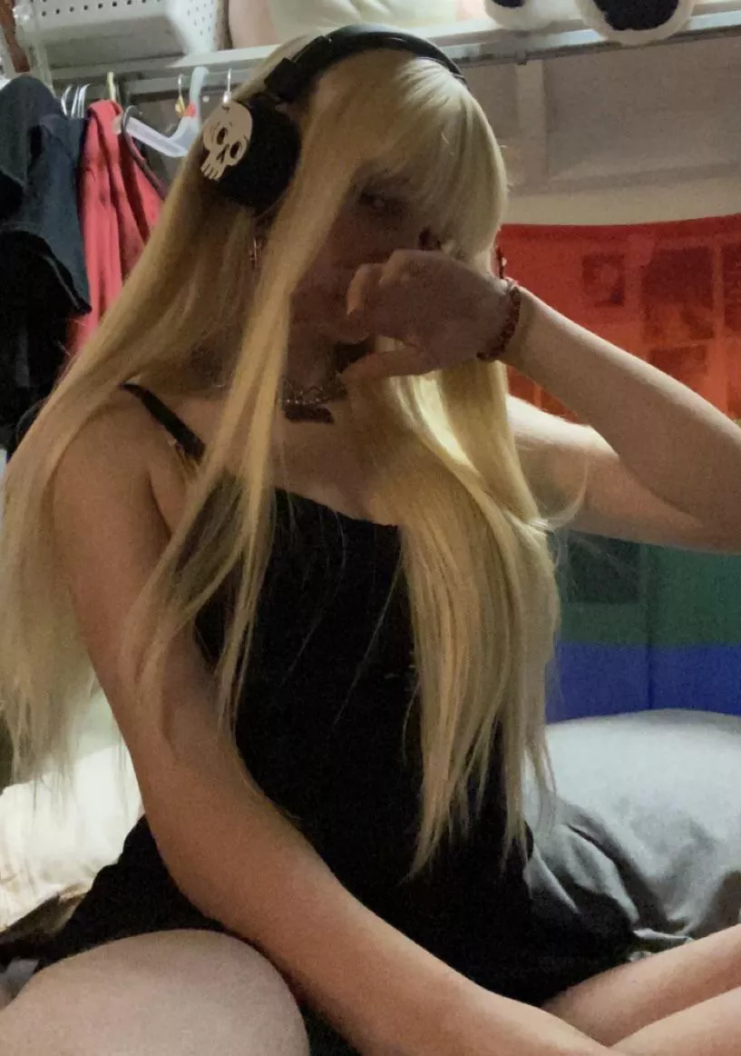 hehe woof posted by tthanatophobiia