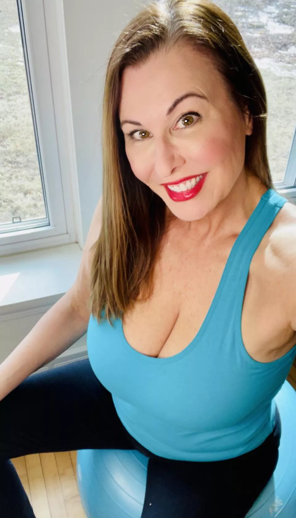 Held the phone high 😊 54 yo Mon of 1 posted by MistressElaina