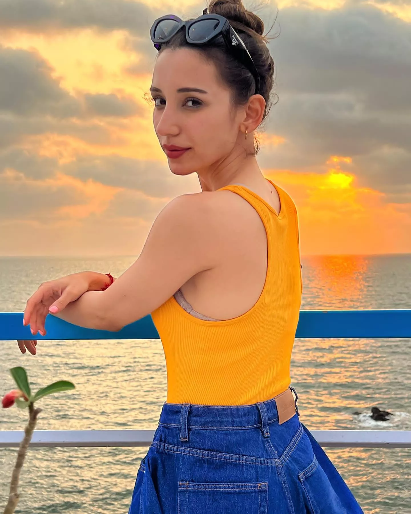 Heli daruwala posted by GOR098