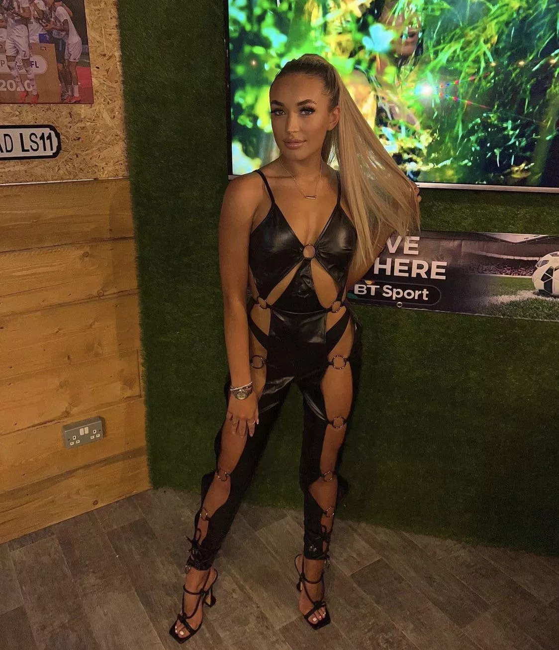 Hell of an outfit posted by ExternalLibrary8828