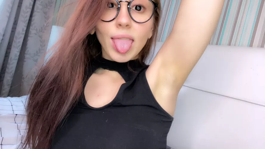 Hello <3 by NicesessionHere