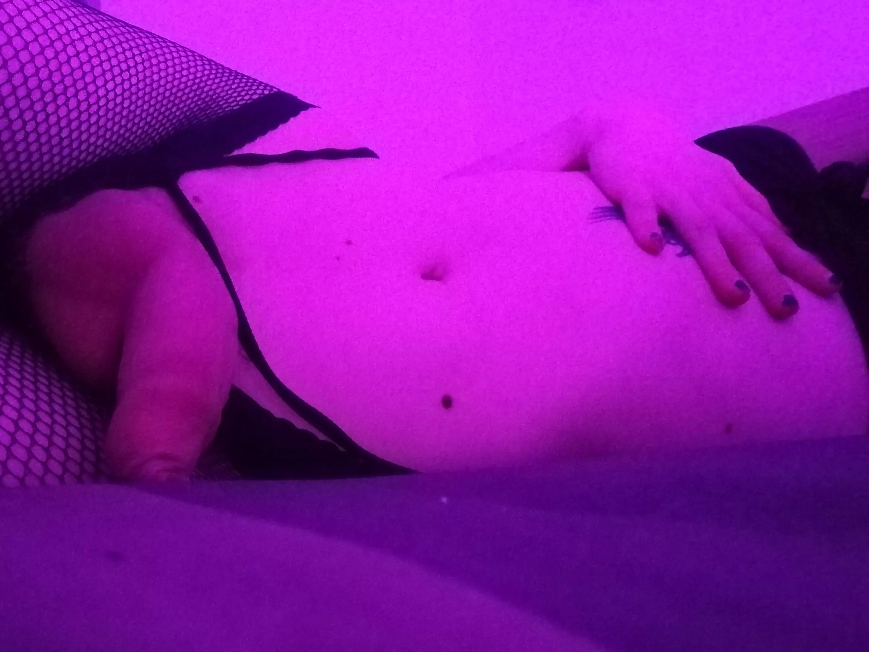 hello :3 posted by Alternative-Cap391