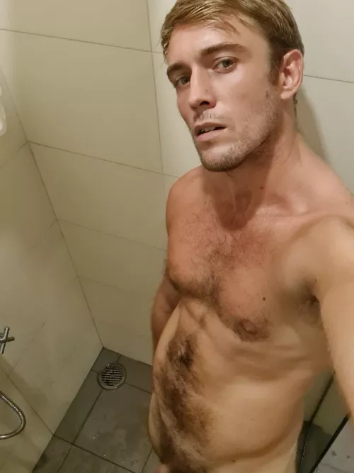 hello (31) :) by BenUKfriendly