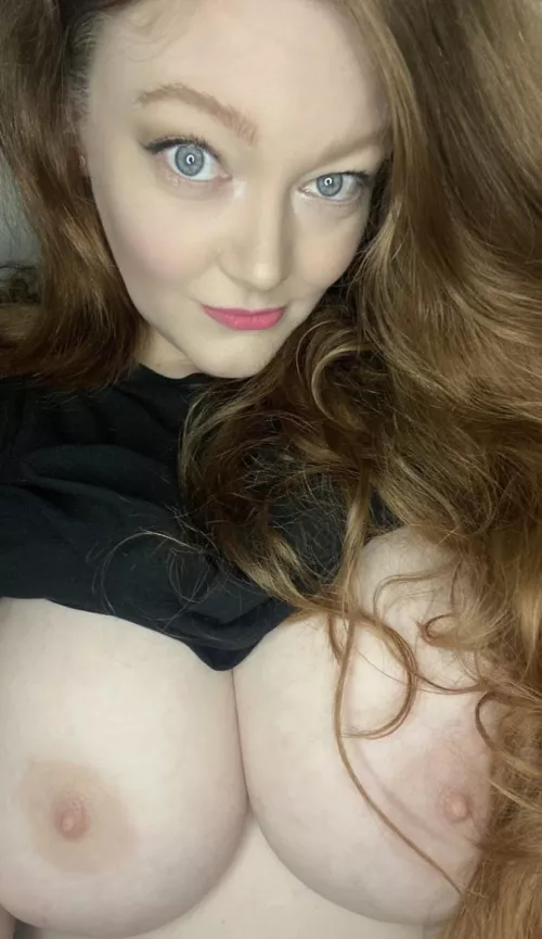 Hello by Toyrobot2285