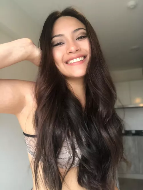 Hello 😃 by Ale_bebarmy