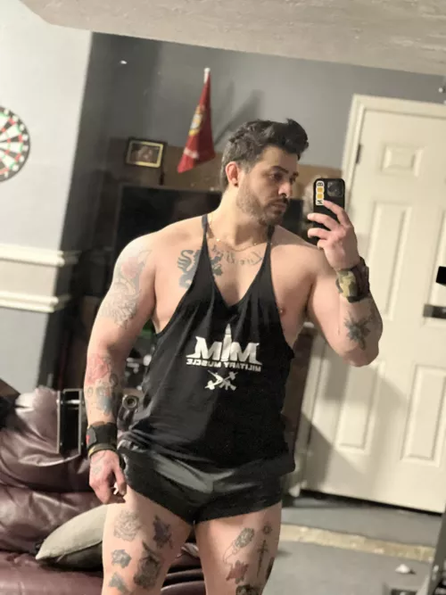 Hello 👋🏻 by Lunr_Hou