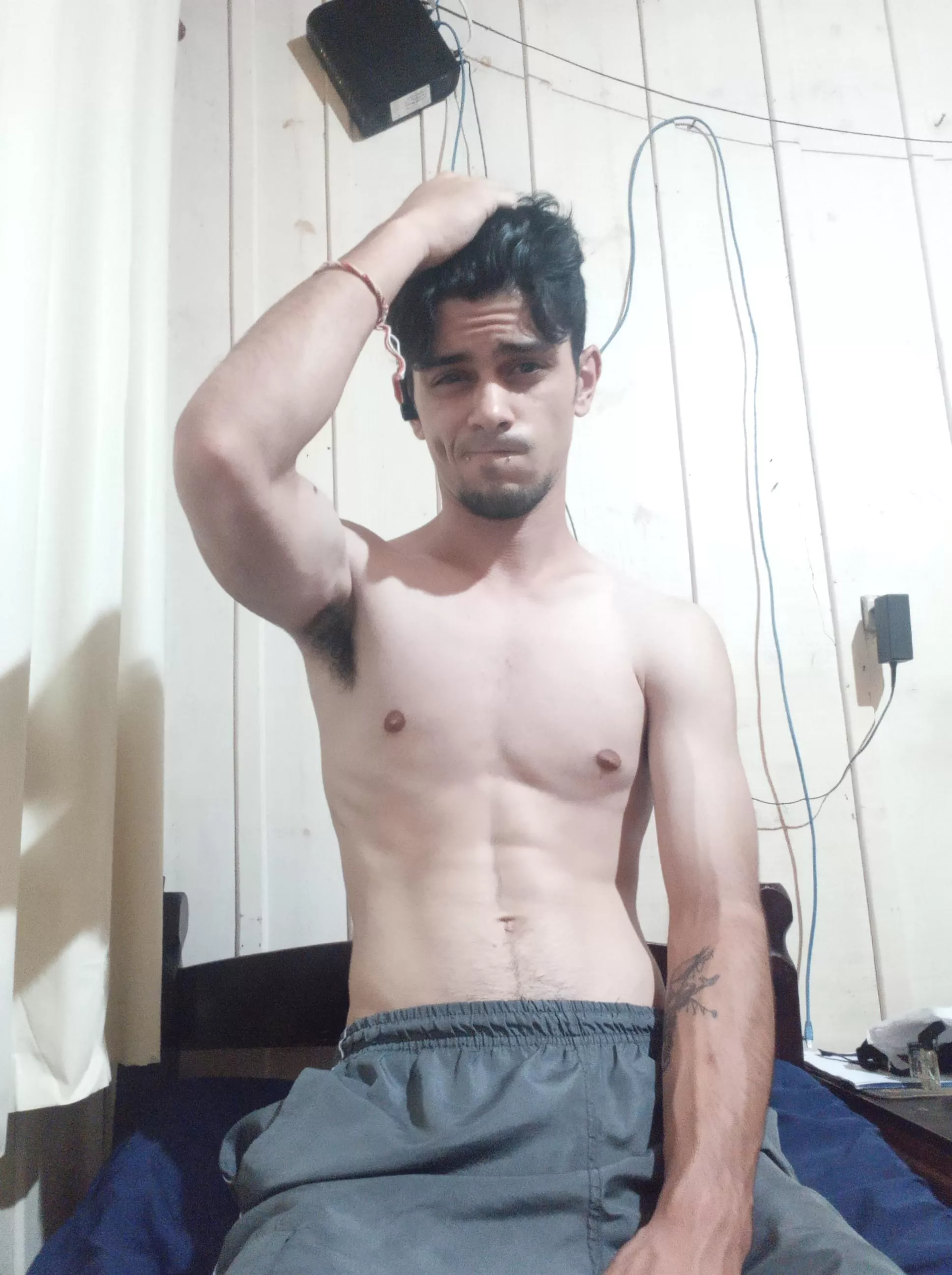 👀 hello posted by tibasvf