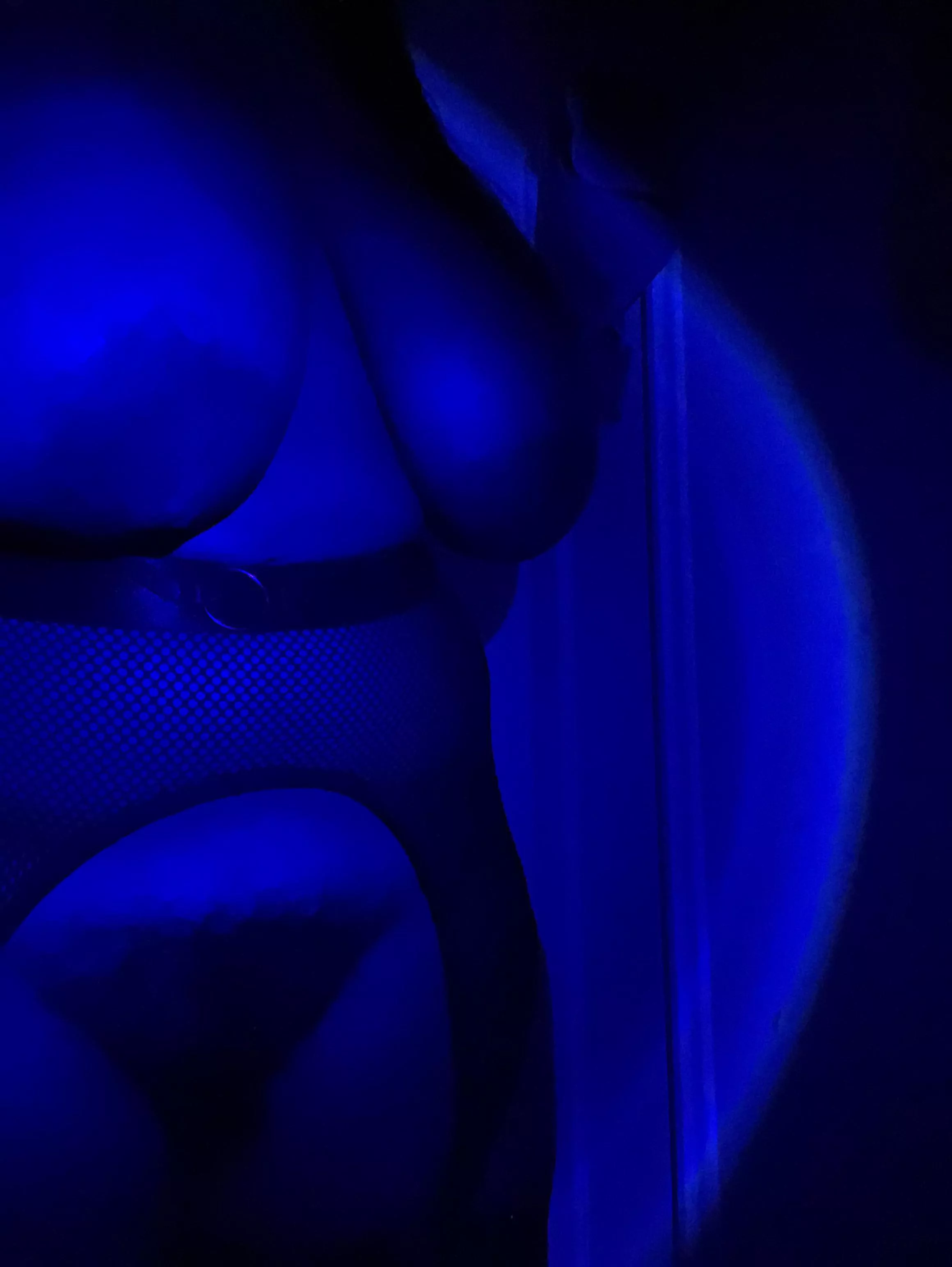 hello posted by liaren_