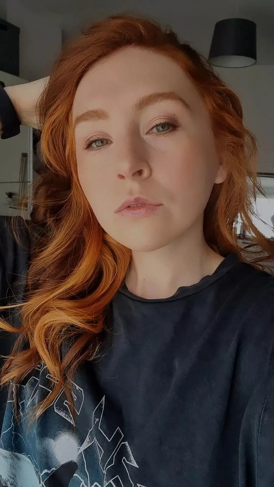 hello ❤️ posted by aimee_l0uise