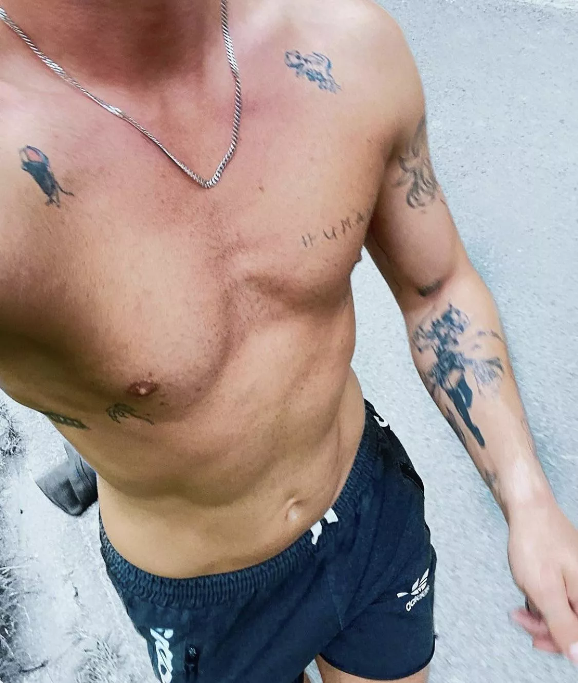 hello almost spring everyone 🙌🏼 posted by peachfromserbia