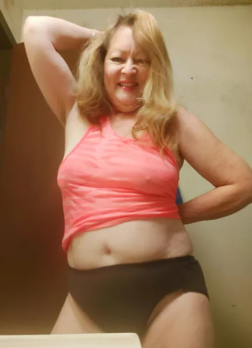 Hello and hope you like me in pink tonight (F) 54 by blondiedi1223