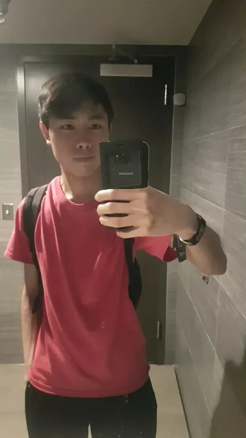 Hello! Any Fortnite (no build 😅) or Overwatch PC players here? 🙈 by TOSixGG