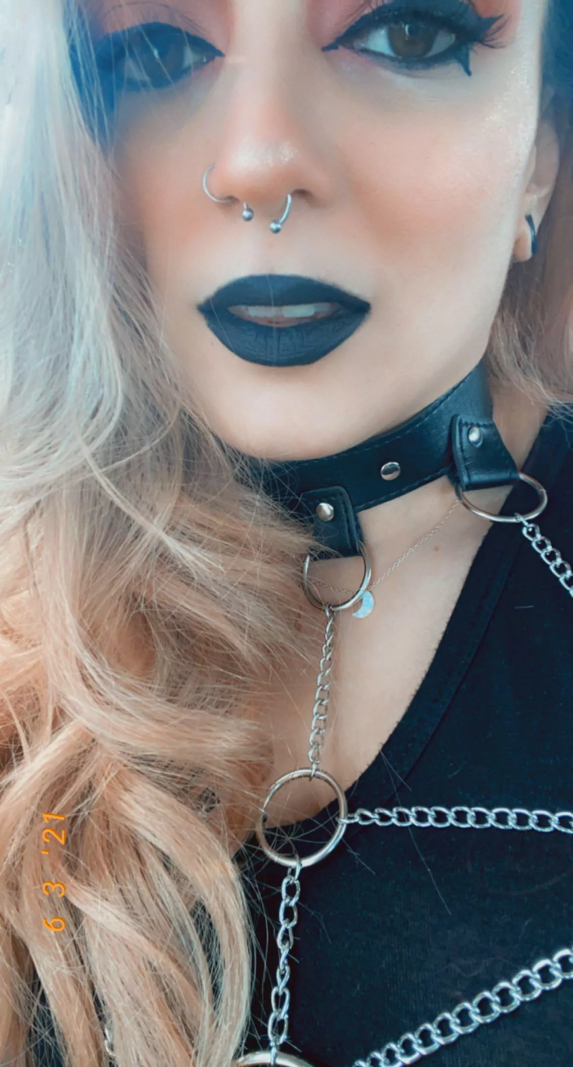 Hello 🦇 posted by Luna-moon-19