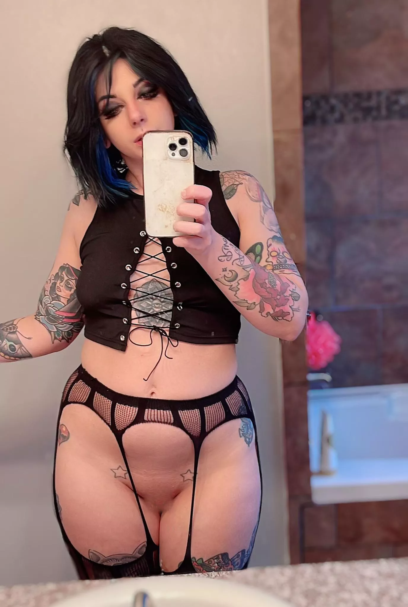 Hello beautiful people posted by Good_Ghoul666