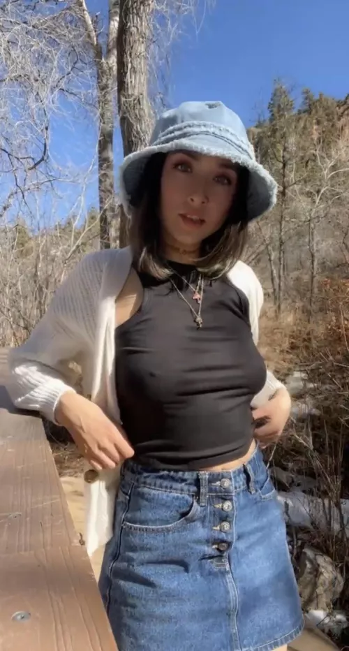 Hello friends by EnigmaticDaze