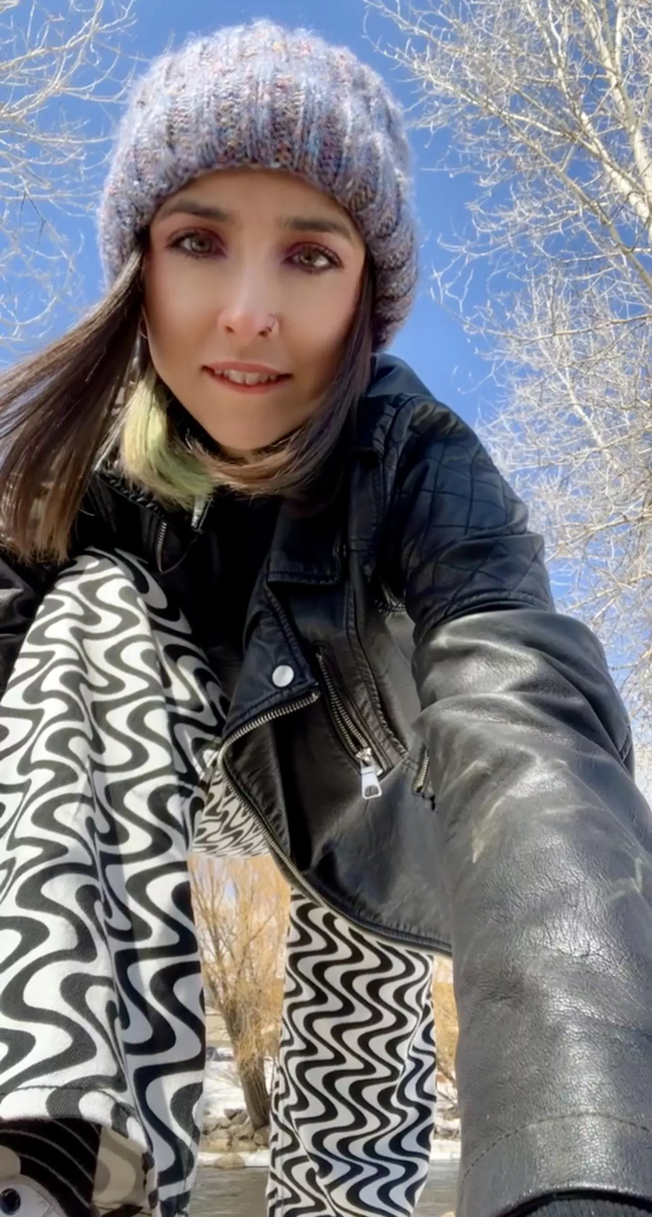 Hello [f]riends🖤🧿 posted by EnigmaticDaze