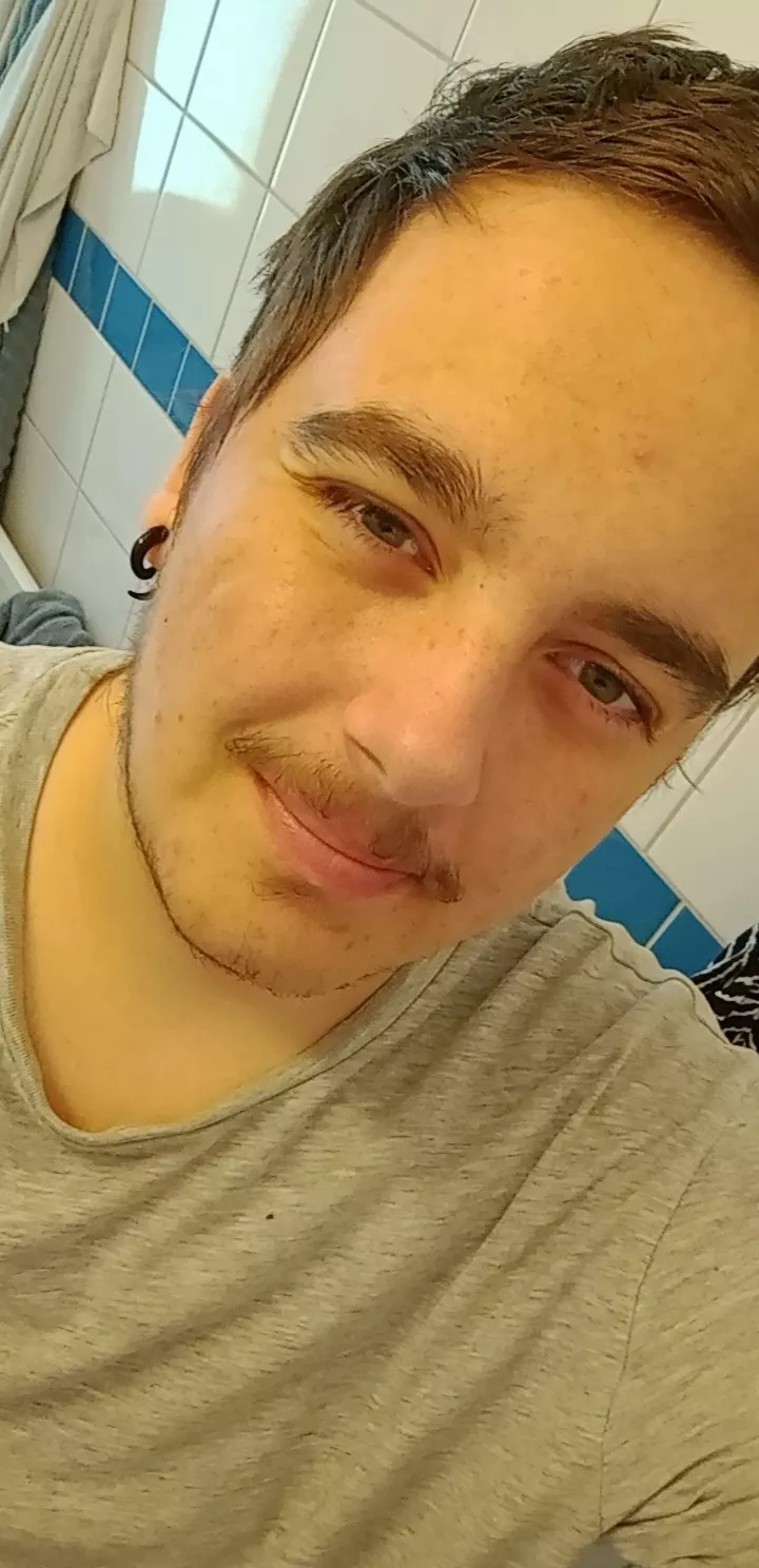 Hello from a singel Fortnite gaymer 😂 anyone wanna play some Fortnite ?( i prefer zero builds) posted by Temporary-Gas-5427