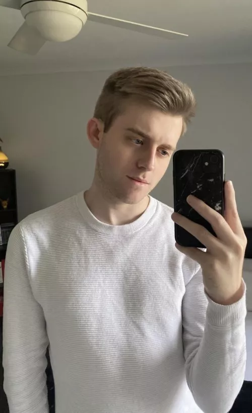 Hello from Australia 👋🏻 by etheeon